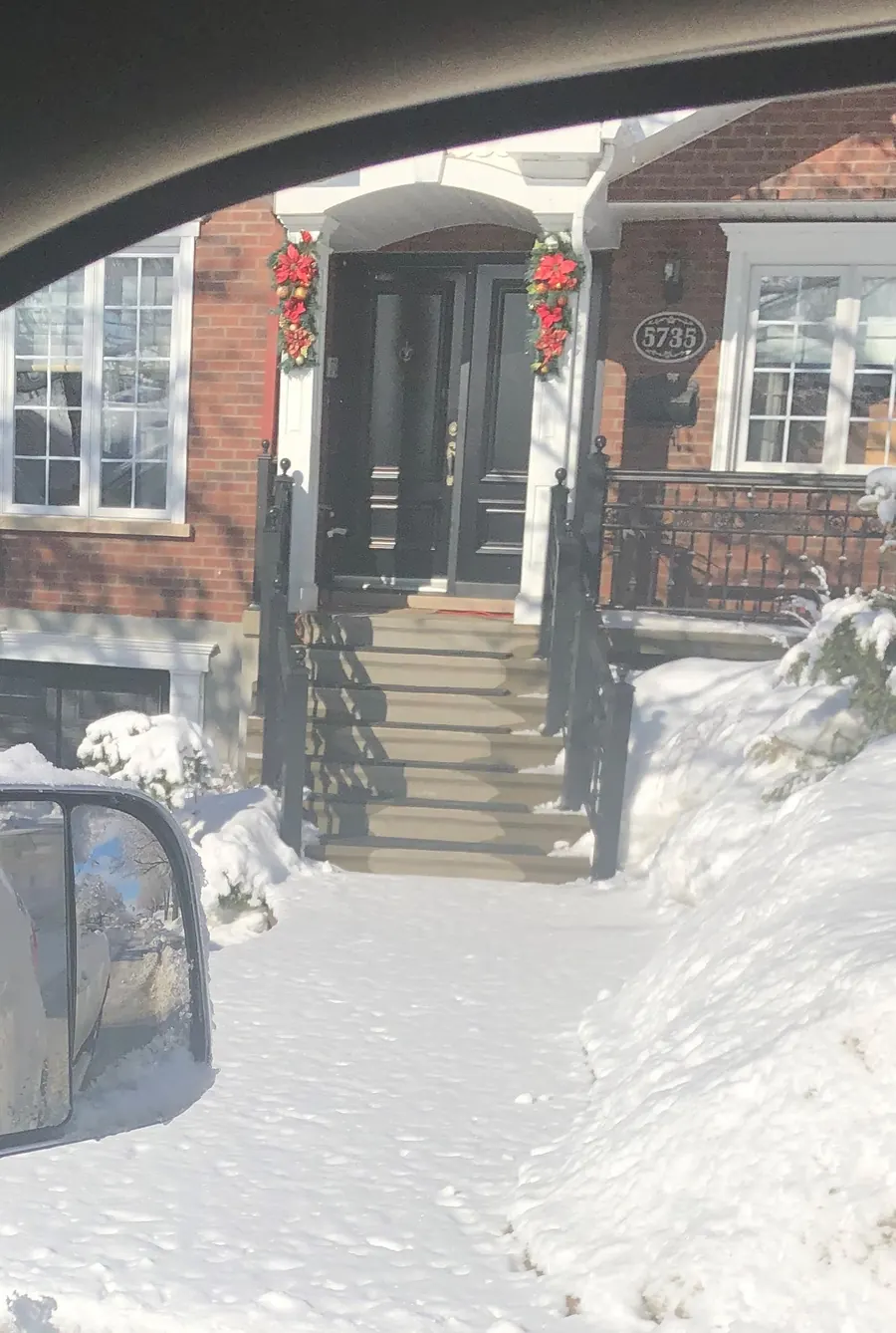Entrée et escalier sans neige grâce aux tapis chauffants
